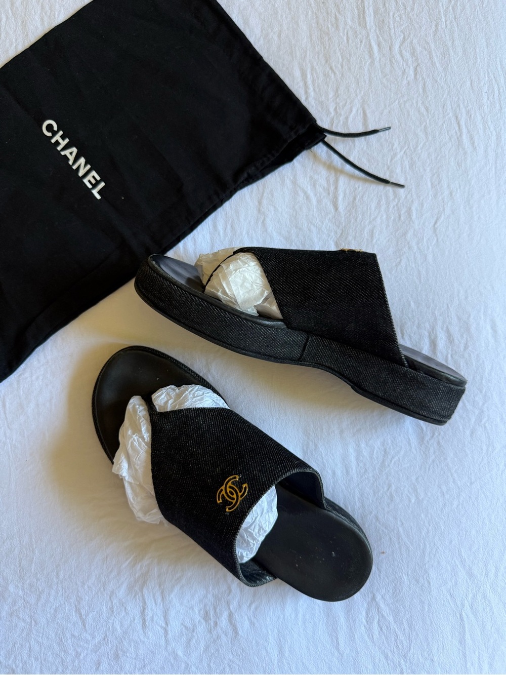CHANEL Vintage Black Denim Slide/Thong Sandals with Gold CC Logo - Picture 6 of 15